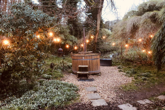 Badger's Bower Tabernacle hot tub and fairy lights, Wendover, Buckinghamshire