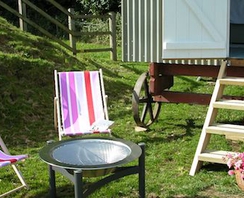 The Hideaway Hut