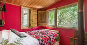 the woodland retreat bedroom
