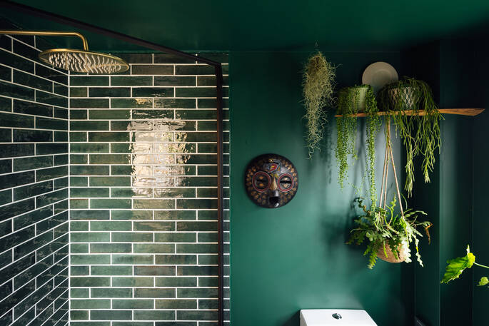 The Nook cabin shower