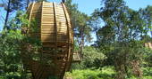 Exterior view of Oak Treehouse, Gironde