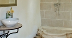 Felicie bathroom