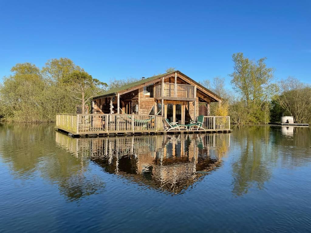 The Raft at Chigborough Cabin in Essex Canopy and Stars