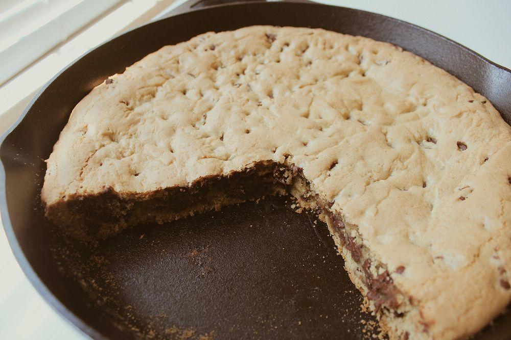 Giant cookie cooks in skillet pan 