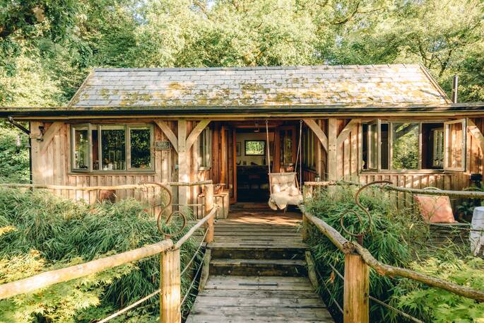 1 - Front exterior of the treehouse
