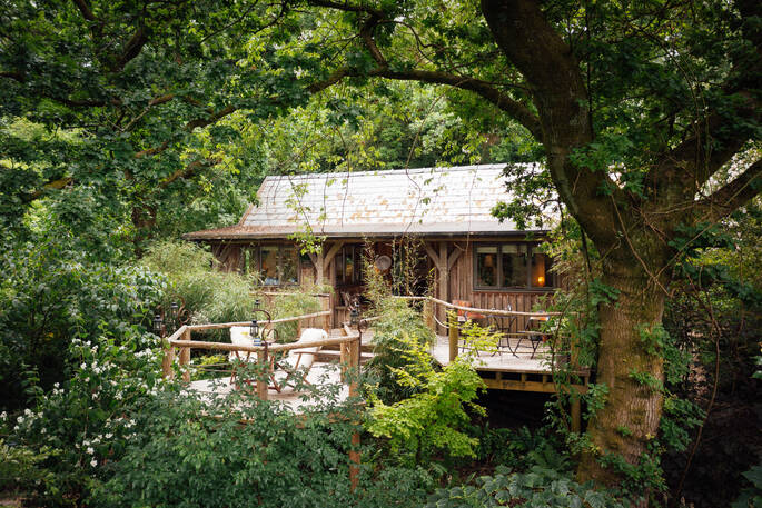 1 - Front exterior of the treehouse