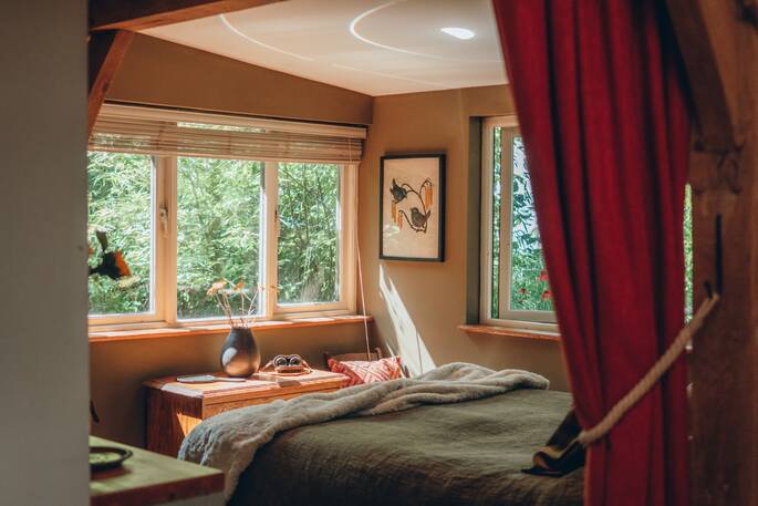 10 - king size bed downstairs