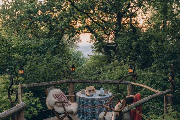 4 - outdoor dining views