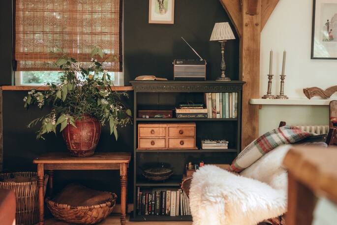 9 - Living area decor