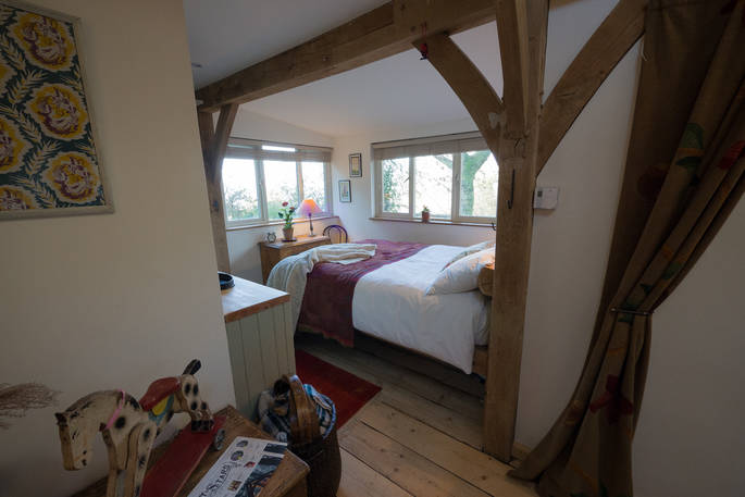 the_oak_house_bath_bedroom