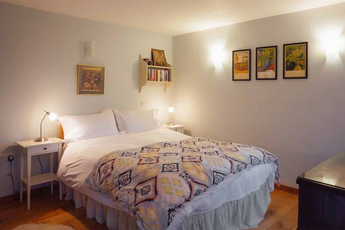 The Workshop cabin bedroom, Beechwood Cottages, Bath & N.E. Somerset - Owen Howells Photography