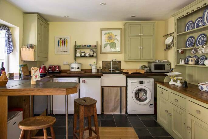 The Workshop cabin kitchen, Beechwood Cottages, Bath & N.E. Somerset