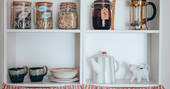 Cooking utensils, crockery and glasses provided