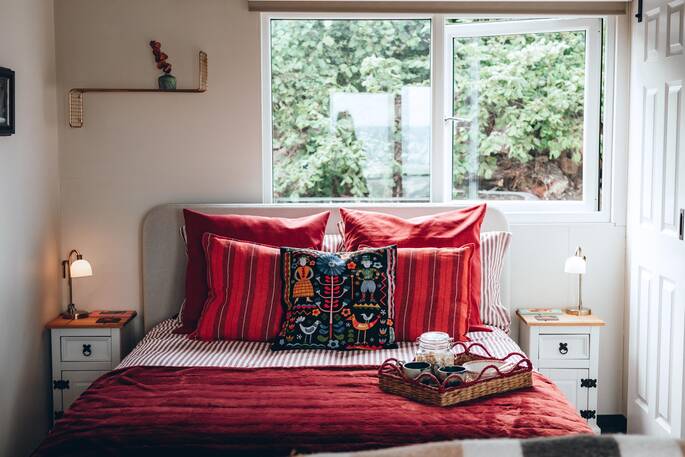 King size bed