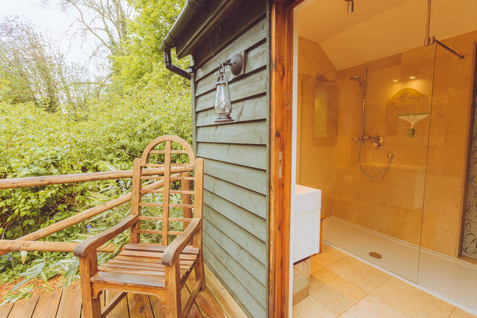 Kingfisher Yurt shower, Wendover, Buckinghamshire