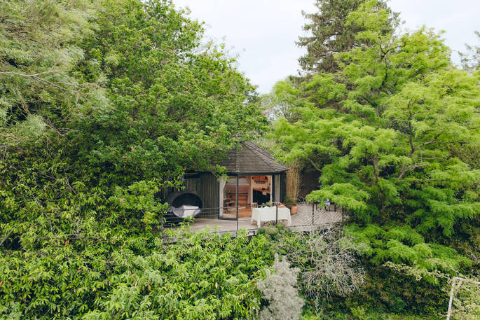 Happen Oak exterior