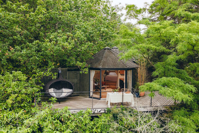 Happenoak front exterior
