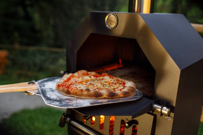 Communal pizza oven