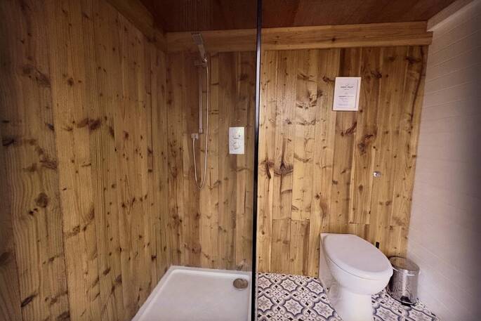 2A06FE22-8B92-44AD-9CBF-2F82F1636C7E