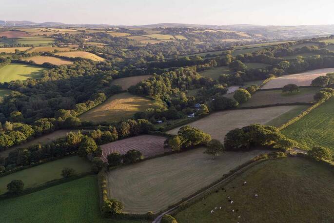 jr20240601_home_hut-10-5orq11EHS82SQ_3sawTW9g