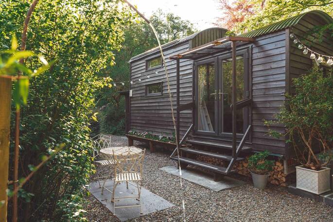 jr20240601_home_hut-8-rVvtDuo-TCGnTktyRHMBJQ