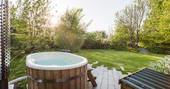 hot tub, garden, sunshine, cornwall