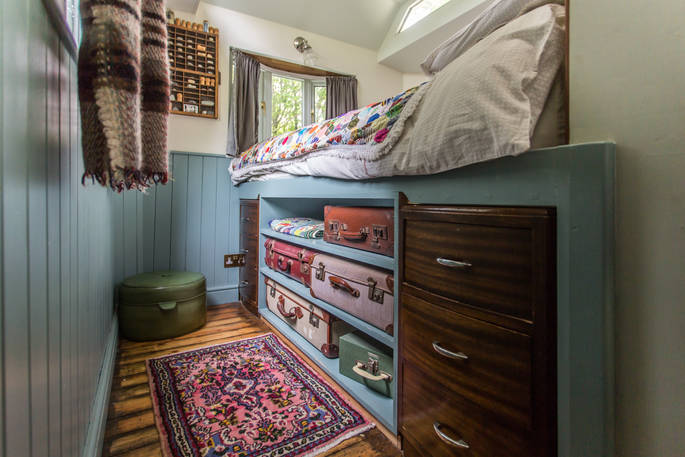 wagon, bedroom, quirky