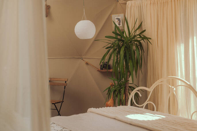 Interior bed 