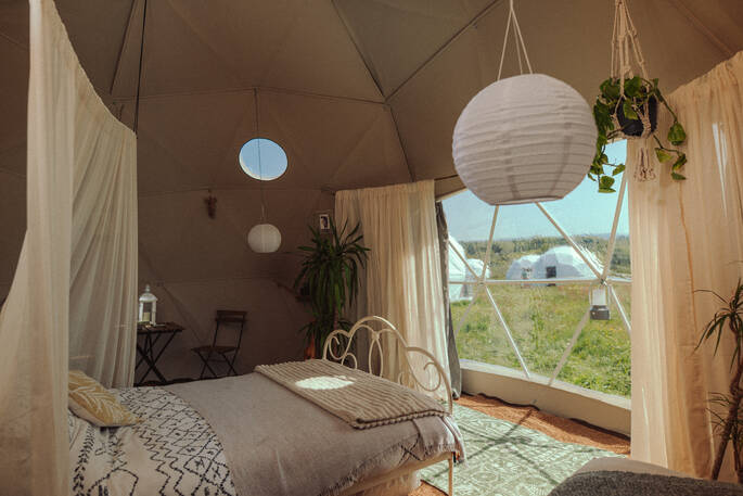 Interior - bedroom 