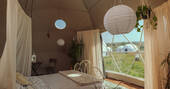 Interior - bedroom 