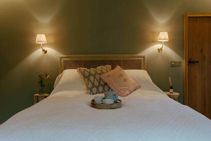 second bedroom with king size bed