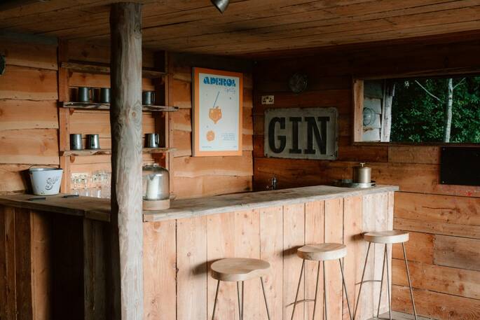 Gin bar