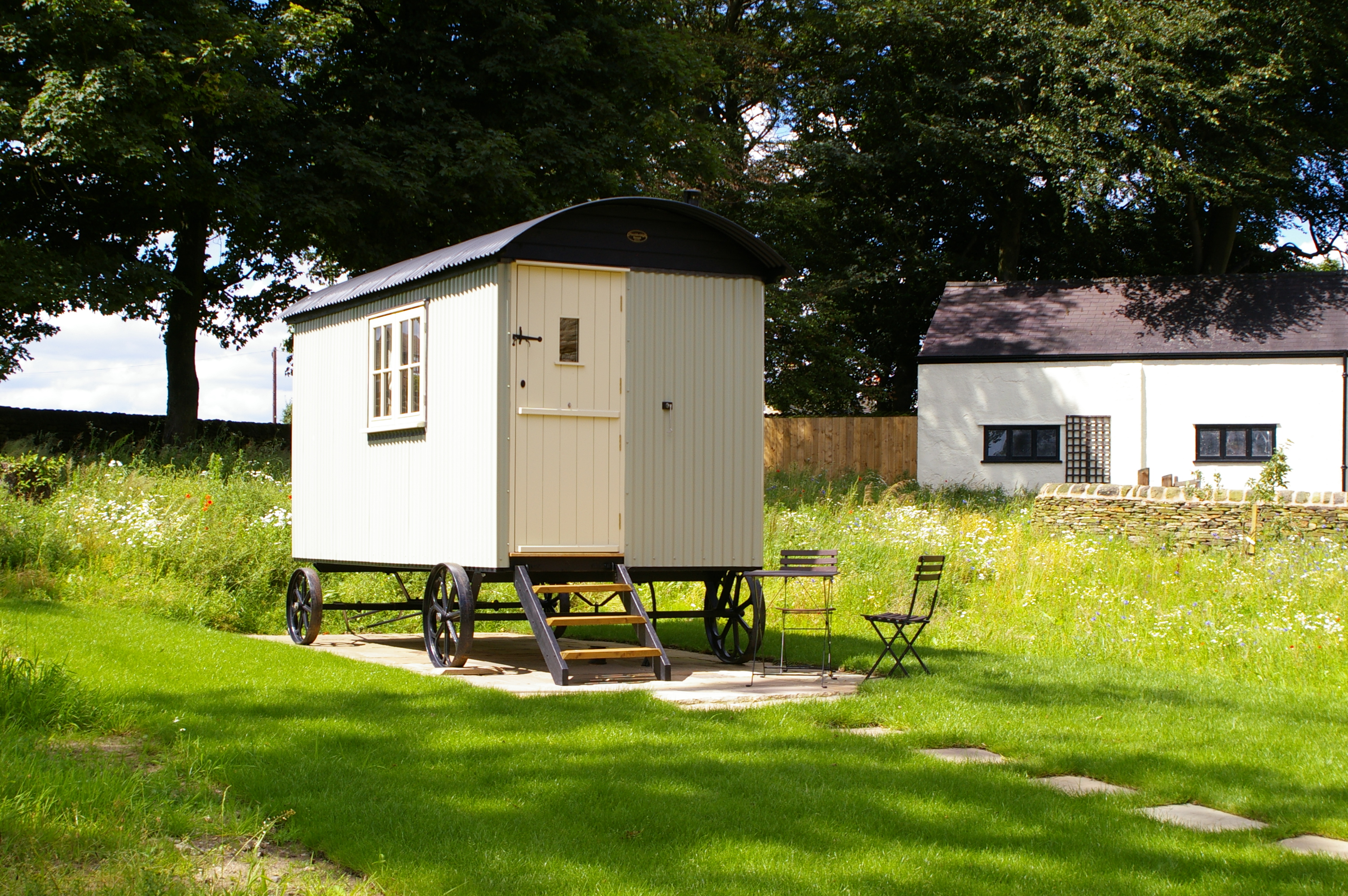 Brampton Barn Shepherd's Hut Shepherd's hut in Derbyshire Canopy