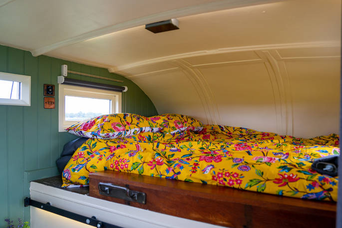 bed at Jennings horsebox in Derbyshire