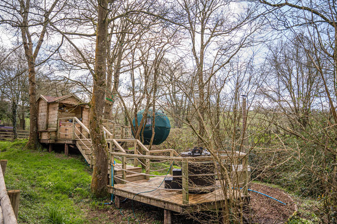 The Pheasant's Retreat treehouse - exterior, Crediton, Devon, England