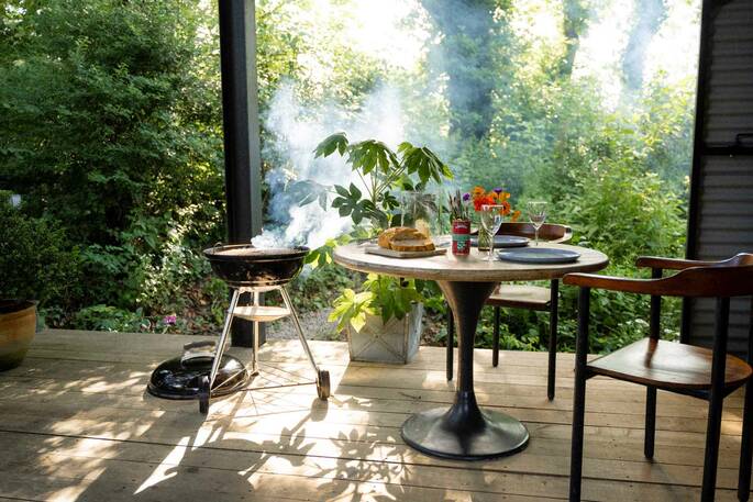 Outdoor dining and bbq