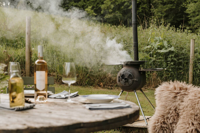 Hill's Cross Hide cabin BBQ and garden table, Honiton, Devon, England