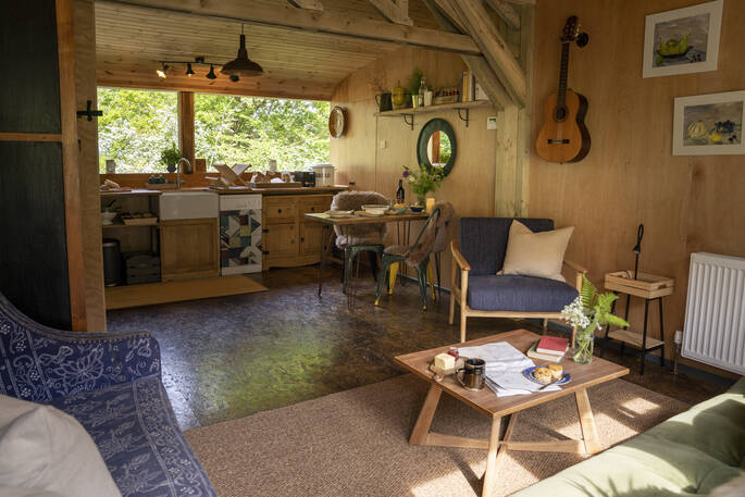 Hill's Cross Hide cabin kitchen, Honiton, Devon, England