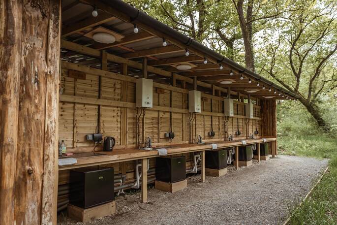 Communal sinks and fridges