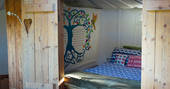Big Sky Retreat cabin - double bed, Hookhill Plantation, Crediton, Devon