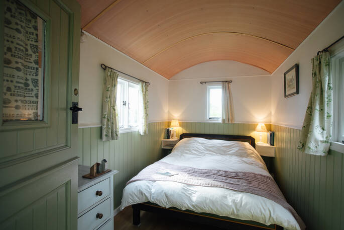 Bedroom inside of Penn Bergeyn in Devon