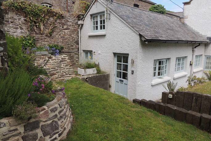 Amity front exterior