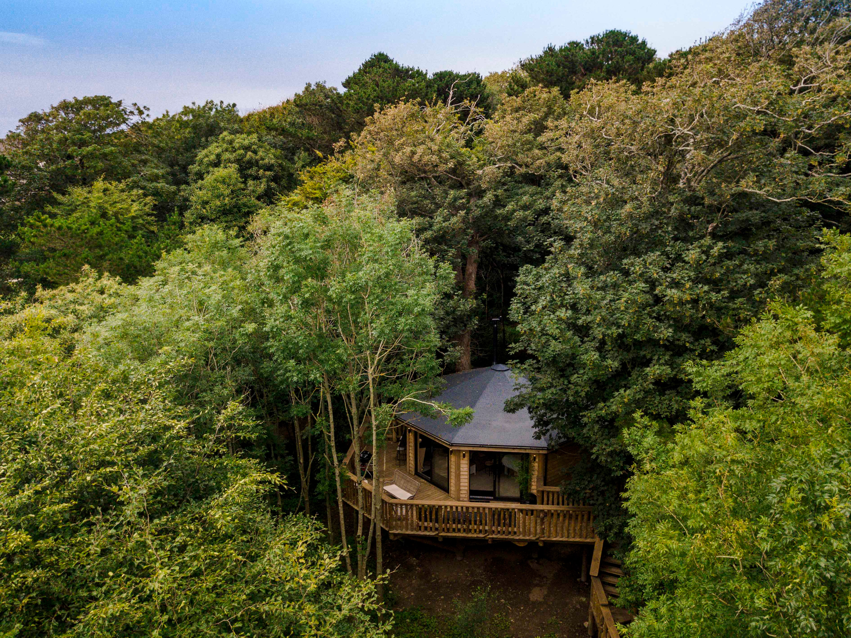 The Den Treehouse at Pickwell Manor Treehouse in Devon Canopy & Stars