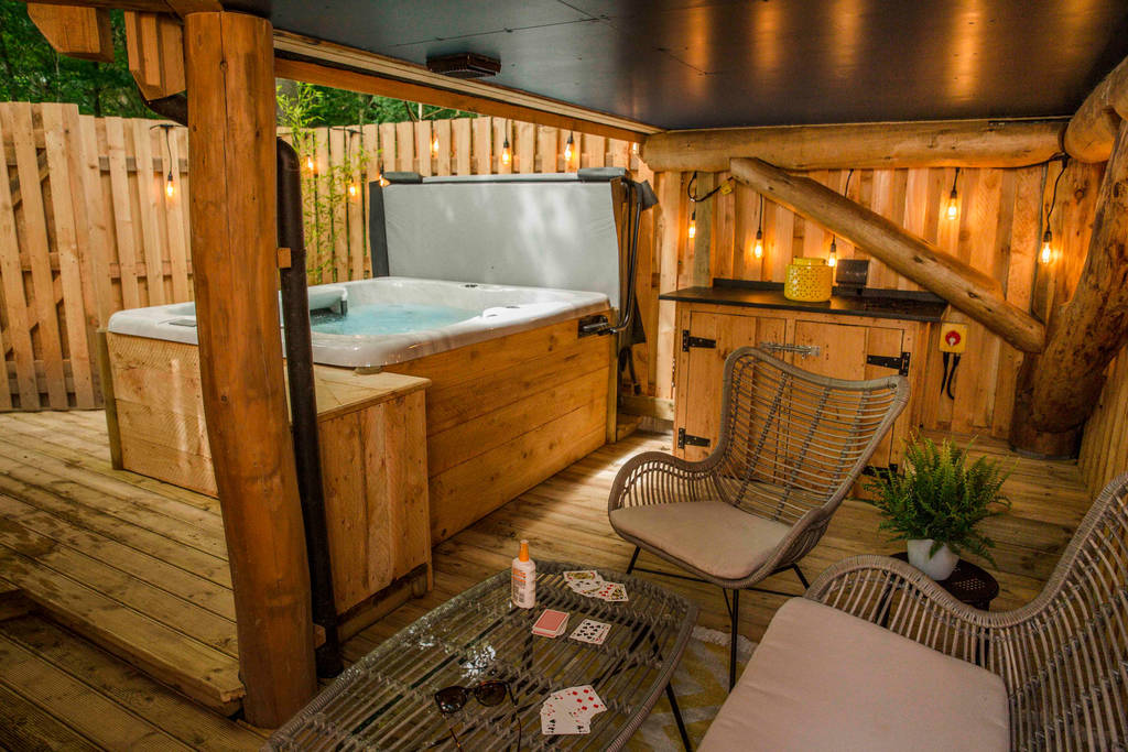 The Den Treehouse at Pickwell Manor | Treehouse in Devon | Canopy & Stars