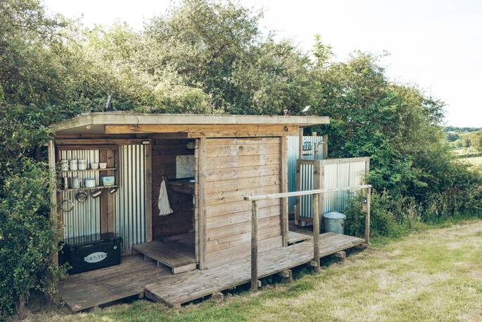 16 - Shower block