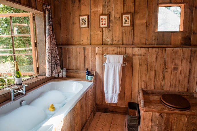 Bathroom at Woodmans Wagon Treehouse