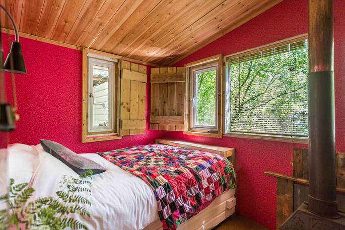 the woodland retreat bedroom
