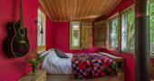 the woodland retreat double bed