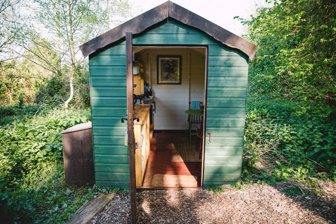 Old Orchard Shepherd's Hut - the kitchen hut, West Town Farm, Exeter, Devon