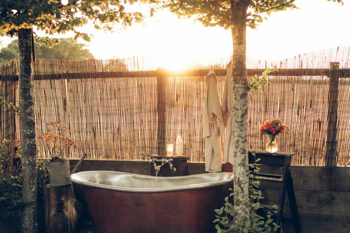 3 - Outdoor bath tub